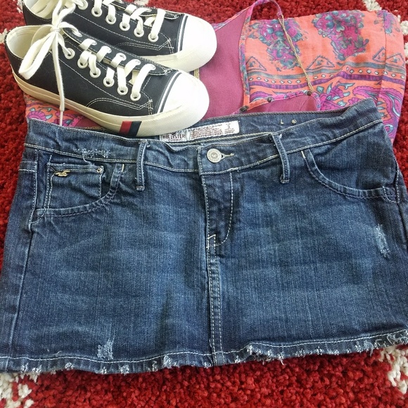 hollister denim mini skirt